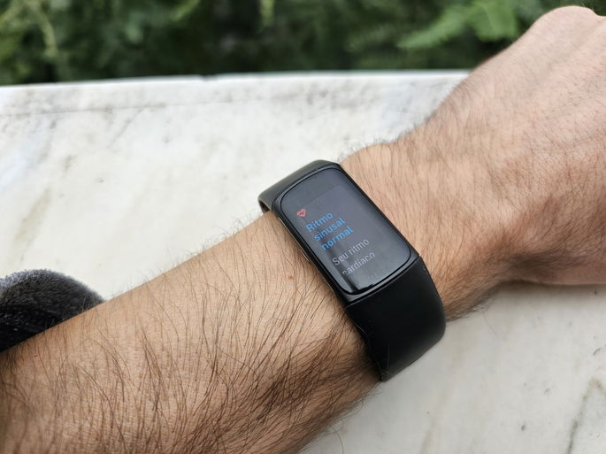 Fitbit Charge 6