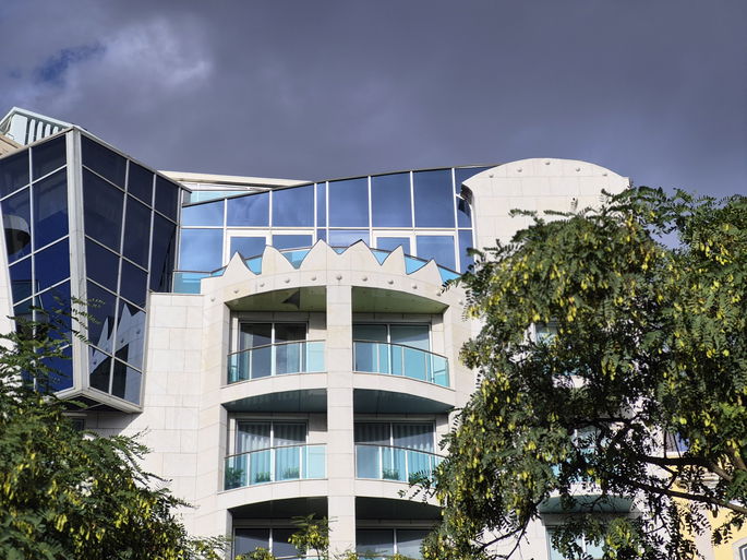 Samsung Galaxy S25 FE sensor principal prédio