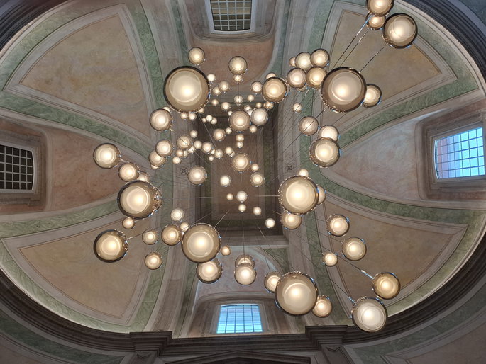 Foto de um candeeiro de teto