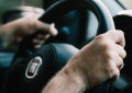 3 hábitos comuns em Portugal na condução que dão multa e tiram pontos na carta