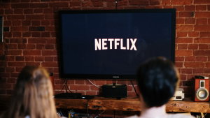 1 série e 2 filmes imperdíveis que chegaram à Netflix esta semana