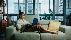3 sites do Estado que te poupam filas (e dinheiro) e que provavelmente não usas