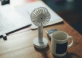 5 gadgets abaixo de 50 € para manter a casa (e a ti) frescos este verão