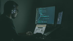 5 milhões de contactos portugueses alegadamente à venda na dark web. Podes ser um deles