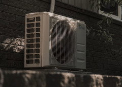 A água do teu ar condicionado cai para a rua? Podes ter problemas