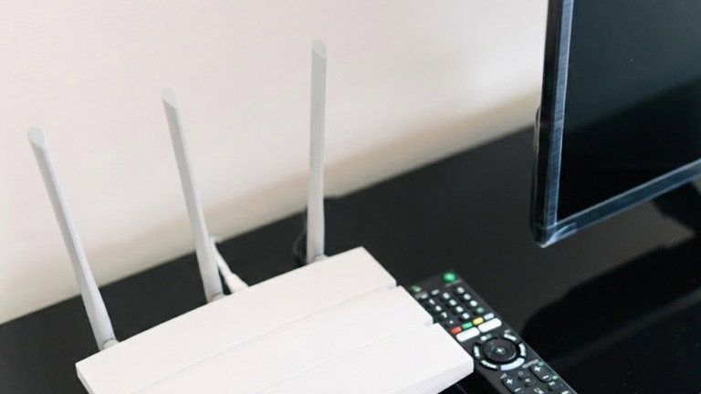 A maioria das pessoas coloca o router neste sítio e está a prejudicar o Wi-Fi sem saber