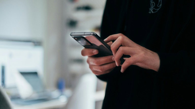 A tua privacidade pode estar em risco. 3 coisas que deves desligar já no smartphone