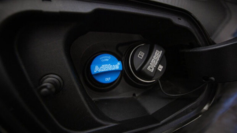 AdBlue é mesmo um problema? Quanto custa e quando pode dar dores de cabeça