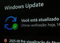 Adeus, Windows 10: o suporte termina hoje, mas há um truque para manter o teu PC protegido por mais tempo