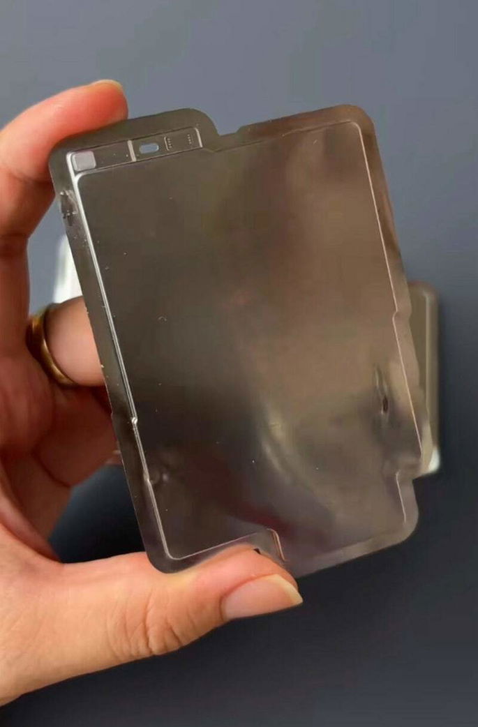 Alegada Bateria do iPhone 17 Air. Imagem: Naver