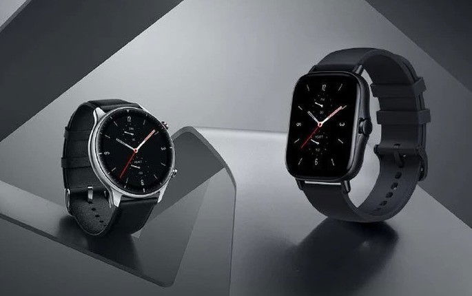 Amazfit GTR 2 (esq.) e Amazfit GTS 2 (dir.)