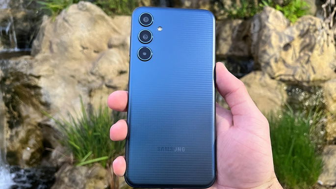 App que não podes remover nos Samsung levanta preocupações de espionagem