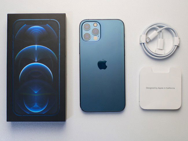 Apple iPhone 12