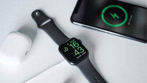 Apple lança em Portugal carregador compacto que chega aos 60 W