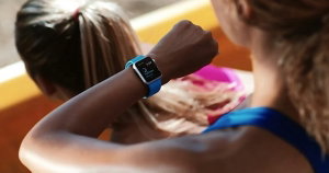 Estás à procura de um smartwatch ou smartband? Vê esta promoção!