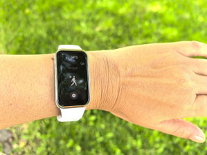 Aproveita a Black Friday antecipada: 2 smartbands com preços abaixo dos 40 €