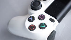 Aproveita! Estes 3 jogos super-recentes de PS5 deram grande tombo no preço