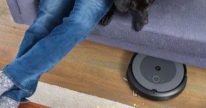 Aspirador robot Roomba i3 agora ao melhor preço na promoção Amazon