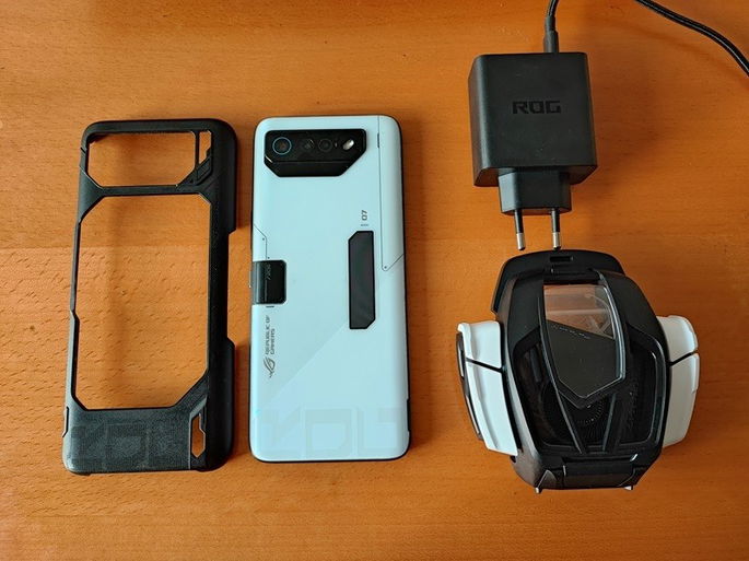 imagem dos acessórios do Asus ROG Phone 7