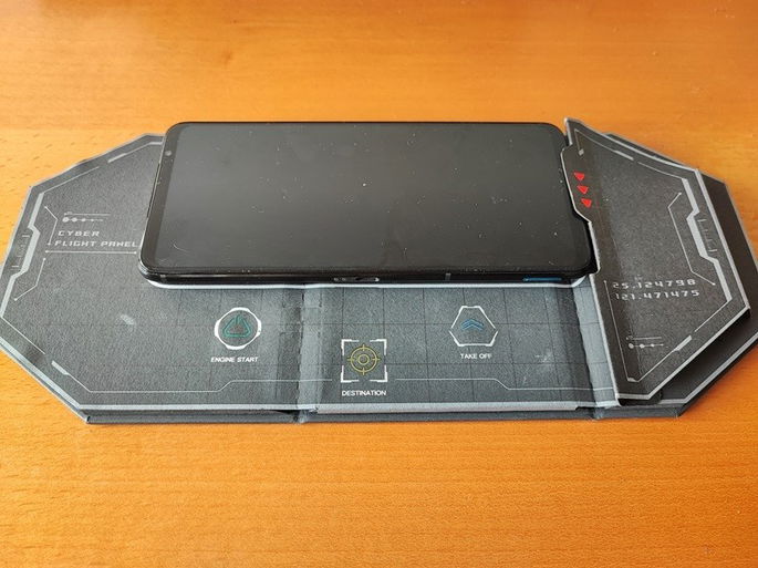 imagem do Asus ROG Phone 7 Ultimate na caixa