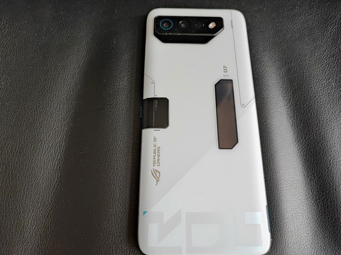 imagem painel traseiro Asus ROG Phone 7 Ultimate