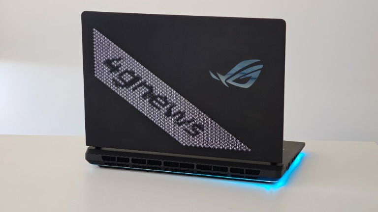 Asus ROG Strix SCAR 16 2025 review: um festival de potência e luzes para o gamer exigente