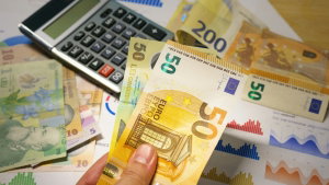 Banco de Portugal diz quanto dinheiro deves ter de lado: vê quanto precisas