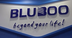 BLUBOO R1: Resistente e com carregamento sem-fios