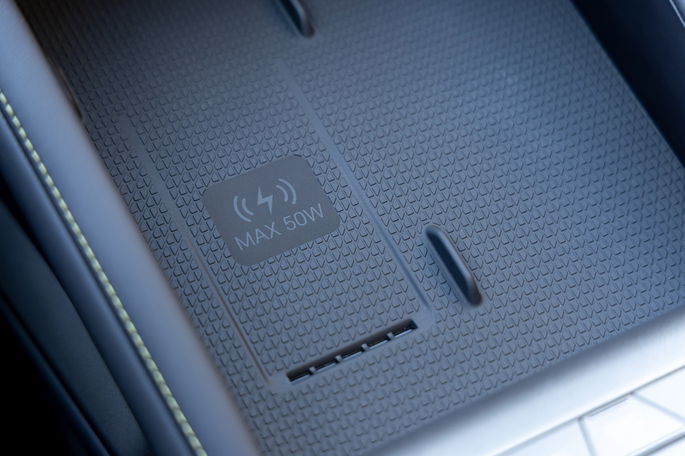 BYD ATTO 2 Comfort carregamento por indu&ccedil;&atilde;o