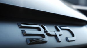 BYD Denza D9 bate recordes na China e chega finalmente ao mercado europeu