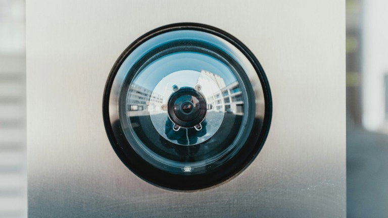 Câmaras de vigilância sem mensalidades: como proteger a casa sem pagar subscrições
