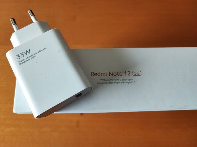 Imagem do adaptador para carregamento do Redmi Note 12 5G