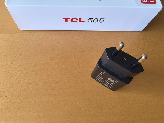 Carregador TCL 505