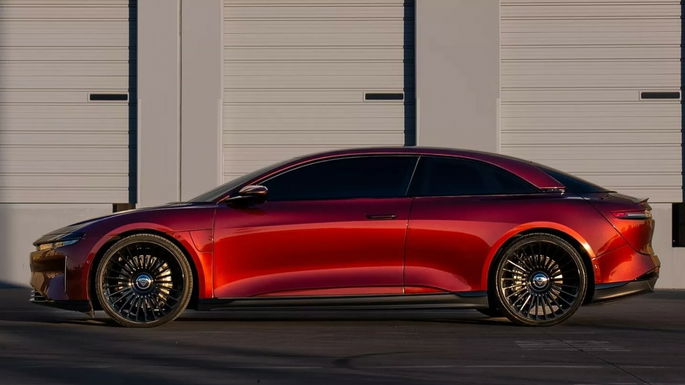 Carro Lucid lateral