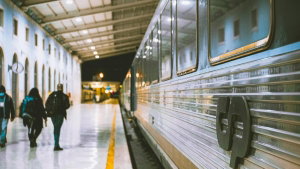 Cartão bancário contactless vai levar-te a viajar nos transportes públicos em Lisboa e Porto