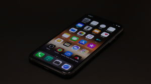 Centenas de apps de IA no iPhone expõem dados sensíveis dos utilizadores