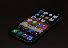 Centenas de apps de IA no iPhone expõem dados sensíveis dos utilizadores