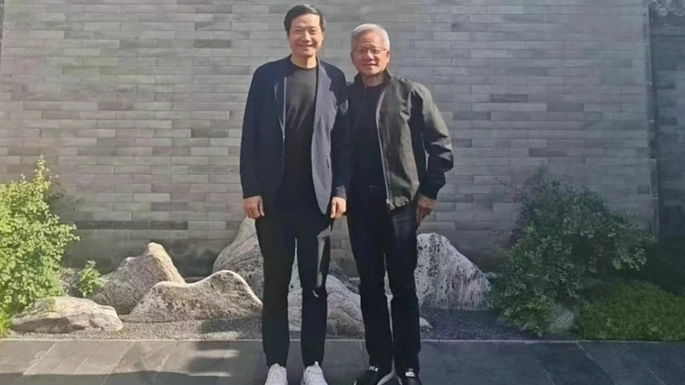 Huang Renxun, CEO da NVIDIA e Lei Jun, CEO da Xiaomi
