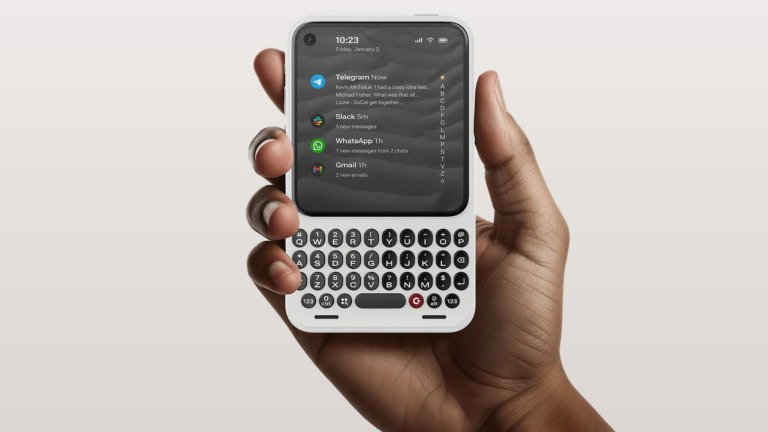 Clicks Communicator vai contra as tendências do iPhone e renasce o teclado físico