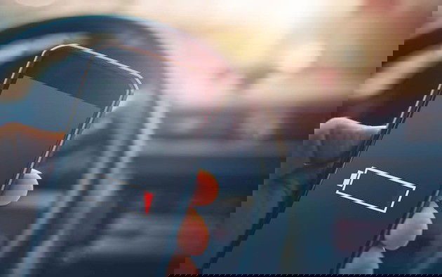 smartphone Google Maps vs Waze