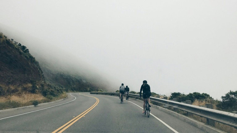 Cometes este erro ao ultrapassar ciclistas na estrada? A multa chega aos 600 euros