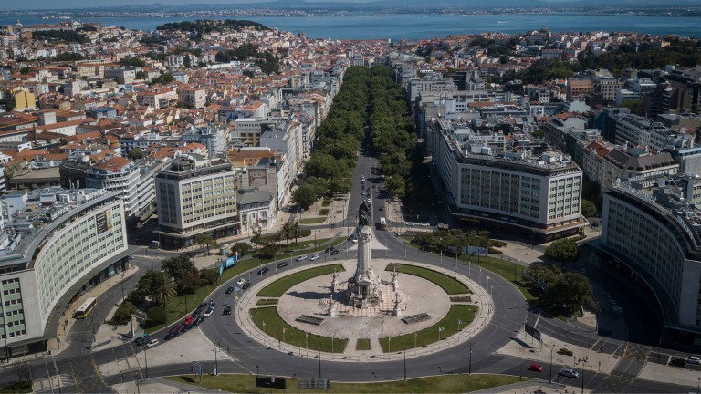 Como circular em rotundas da forma correta: o erro que muitos cometem