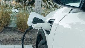 Comprar um elétrico sem garagem pode ser um erro? Fizemos as contas