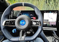 Conduzi o Alpine A390 GT até ao Alentejo: o botão que te faz perder a cabeça