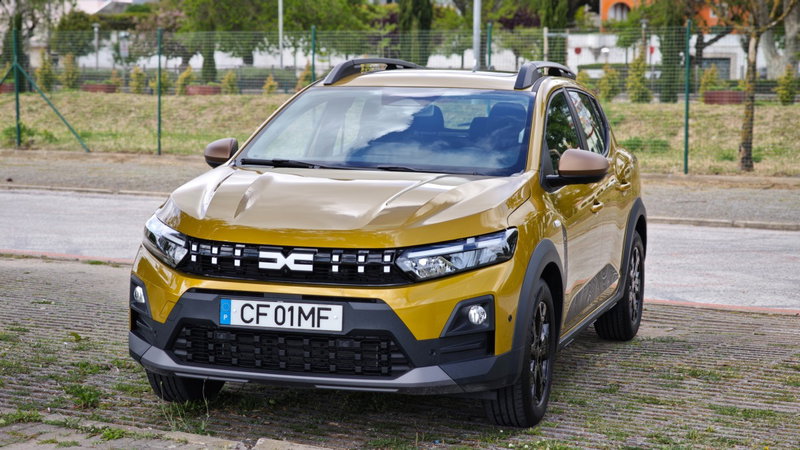 Conduzi o Dacia Sandero Stepway 2026: não admira que venda tanto em Portugal