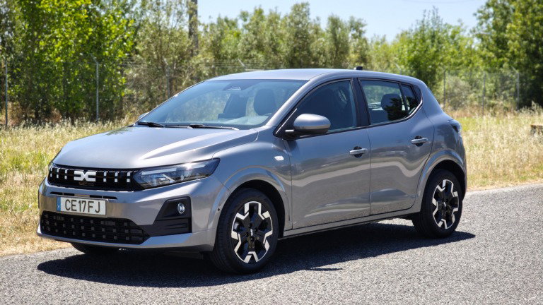 Conduzi o Dacia Sandero mais barato no dia a dia: como se porta?