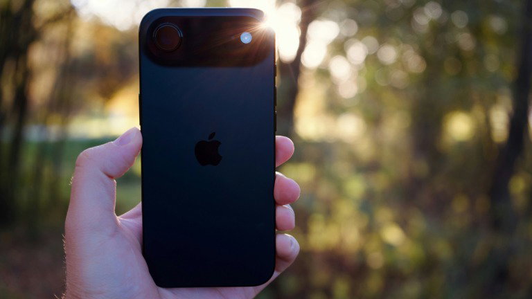 De viagem ou saída com amigos? O iPhone tem nova funcionalidade que devias usar