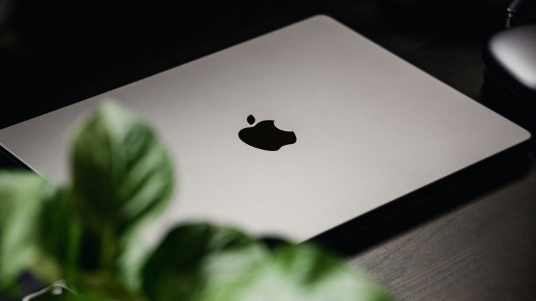 Deixei o MacBook ligado um mês: Quanto gastou de luz em Portugal?