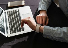 Descontos estudante em Portugal: poupa na Apple, Samsung, Spotify e outras marcas (e como pedir)