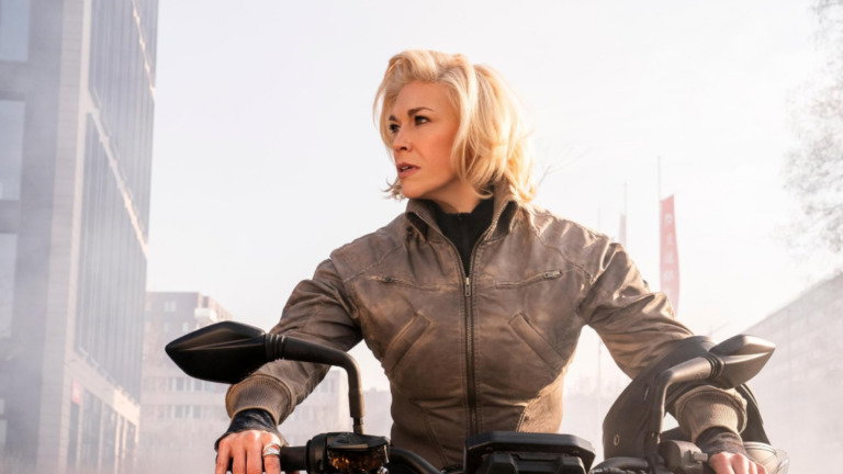É das melhores séries que vi em 2026 e a crítica diz o mesmo. Já na Prime Video